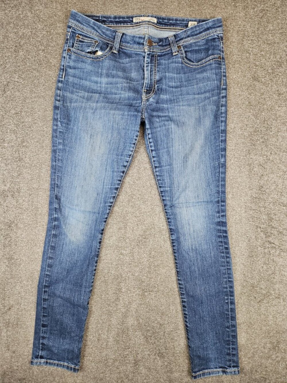 BKE Dakota Straight Leg Women's Jeans 31R (35x30) Medium Blue Wash